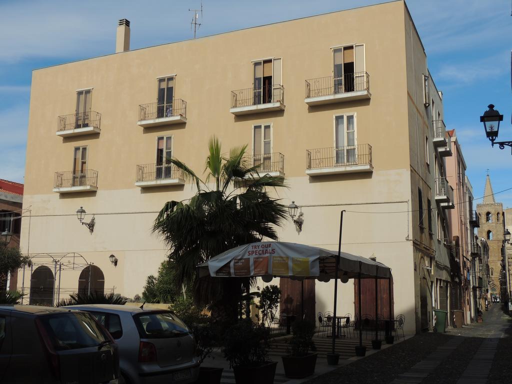 Mary Centro Storico Apartment Алгеро Екстериор снимка